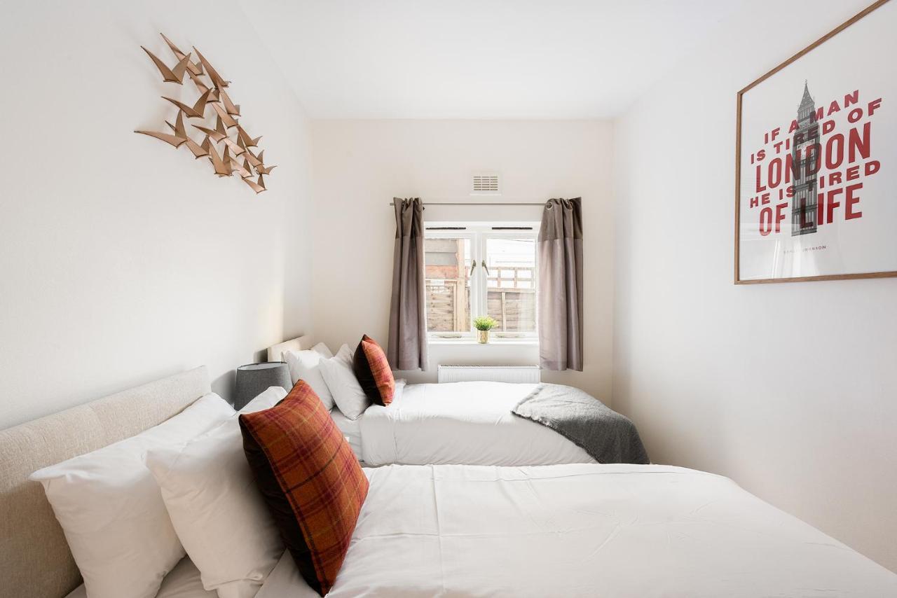 Heart Of Ealing Apartment With Garden London Exterior photo