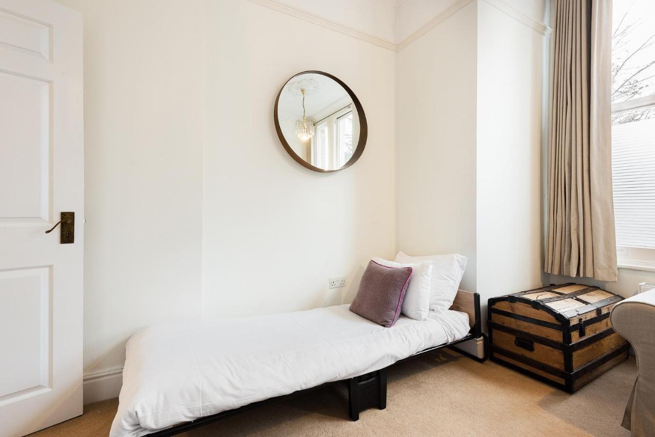 Heart Of Ealing Apartment With Garden London Exterior photo