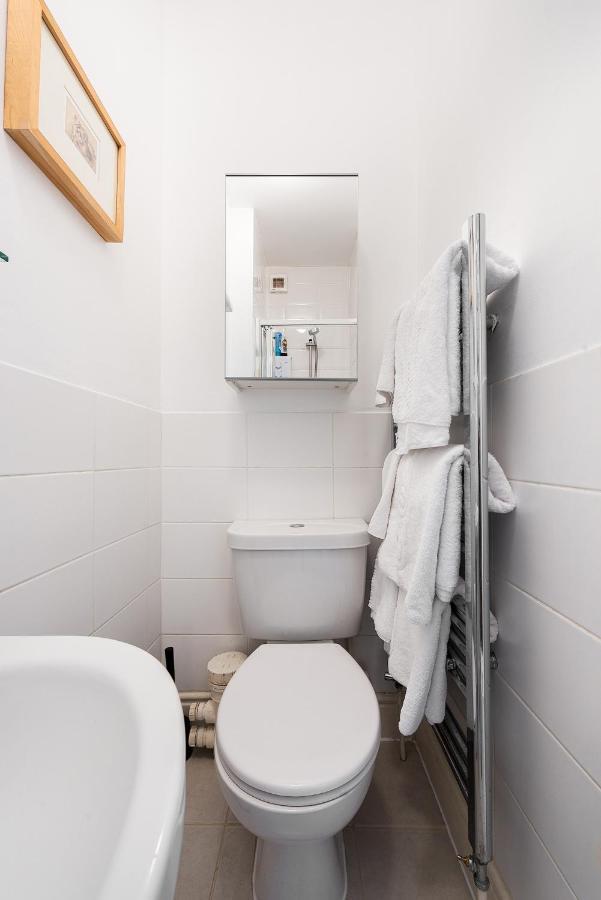 Heart Of Ealing Apartment With Garden London Exterior photo