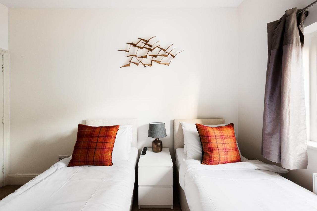 Heart Of Ealing Apartment With Garden London Exterior photo
