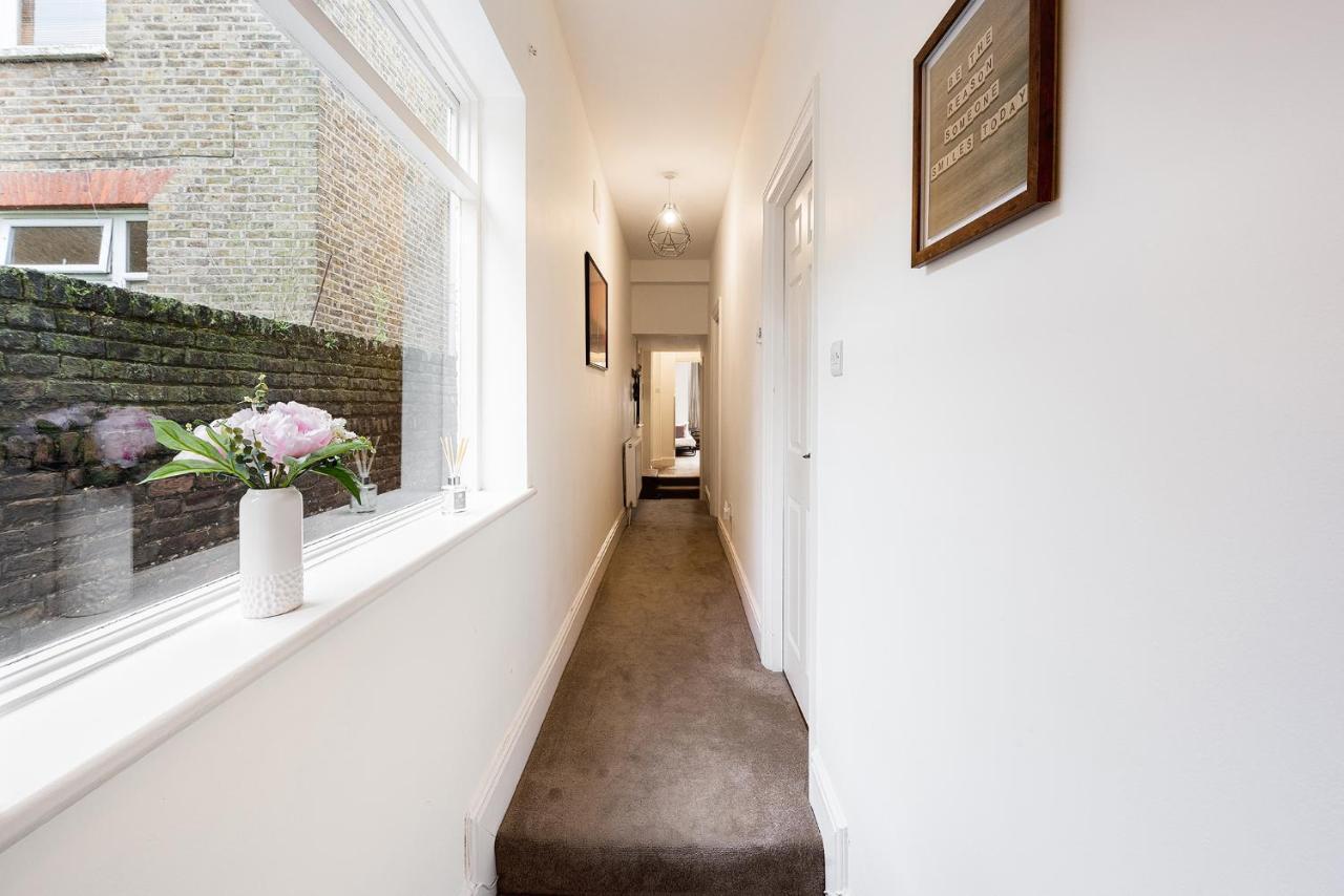 Heart Of Ealing Apartment With Garden London Exterior photo