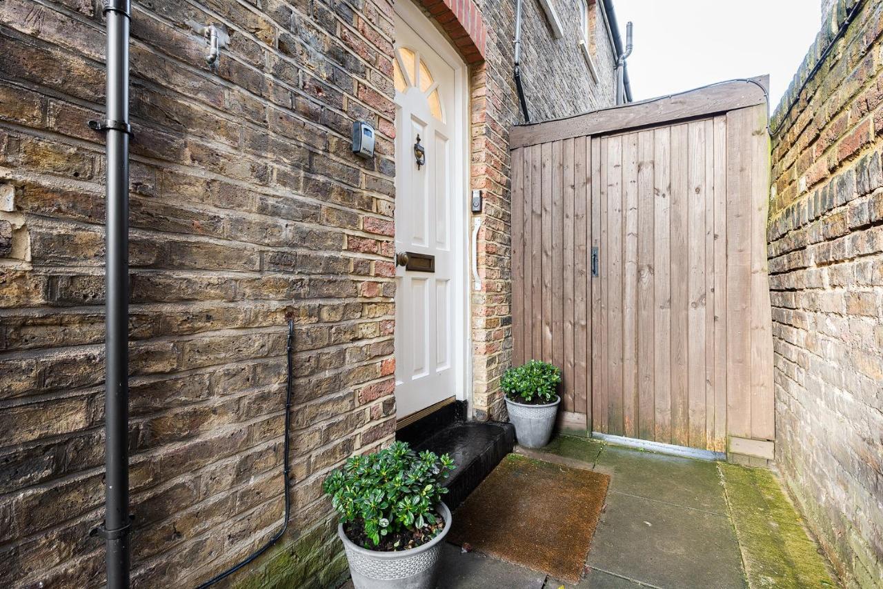 Heart Of Ealing Apartment With Garden London Exterior photo